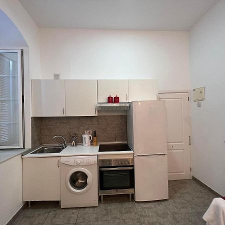 Quirky 1Br Just Off Main Street Prime Location Apartment Gibraltar Exterior photo