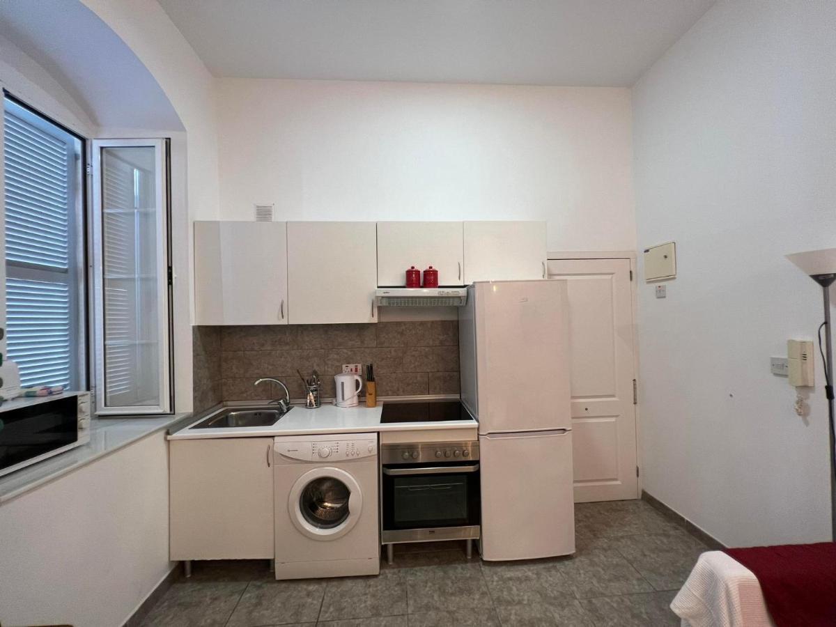 Quirky 1Br Just Off Main Street Prime Location Apartment Gibraltar Exterior photo