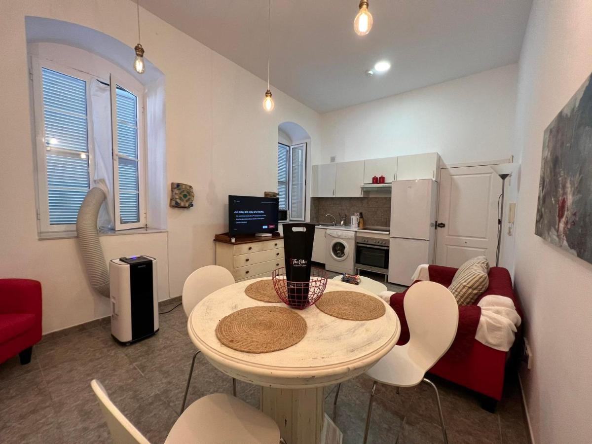 Quirky 1Br Just Off Main Street Prime Location Apartment Gibraltar Exterior photo