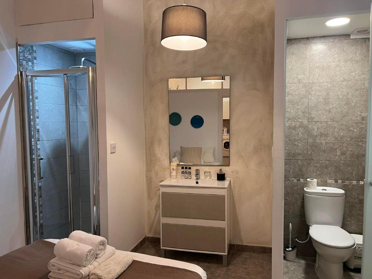 Quirky 1Br Just Off Main Street Prime Location Apartment Gibraltar Exterior photo