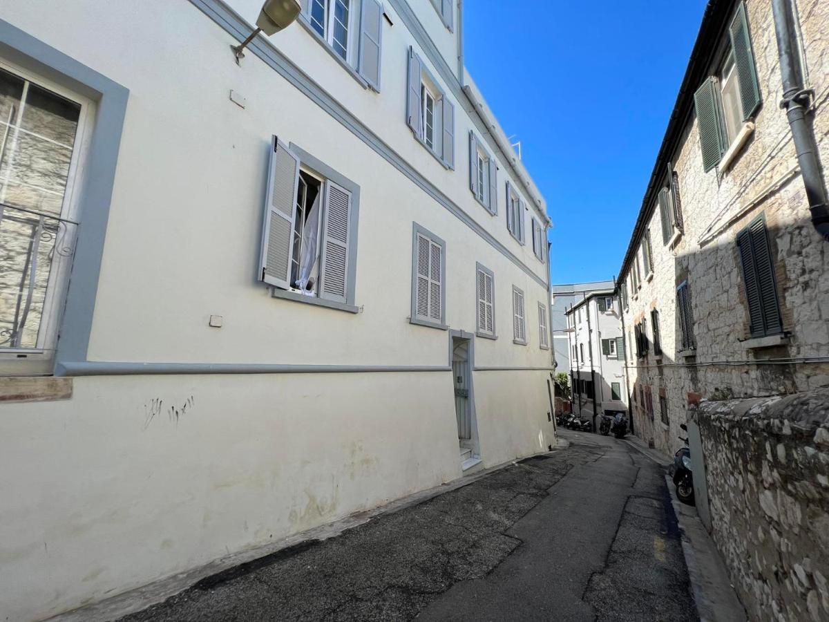 Quirky 1Br Just Off Main Street Prime Location Apartment Gibraltar Exterior photo